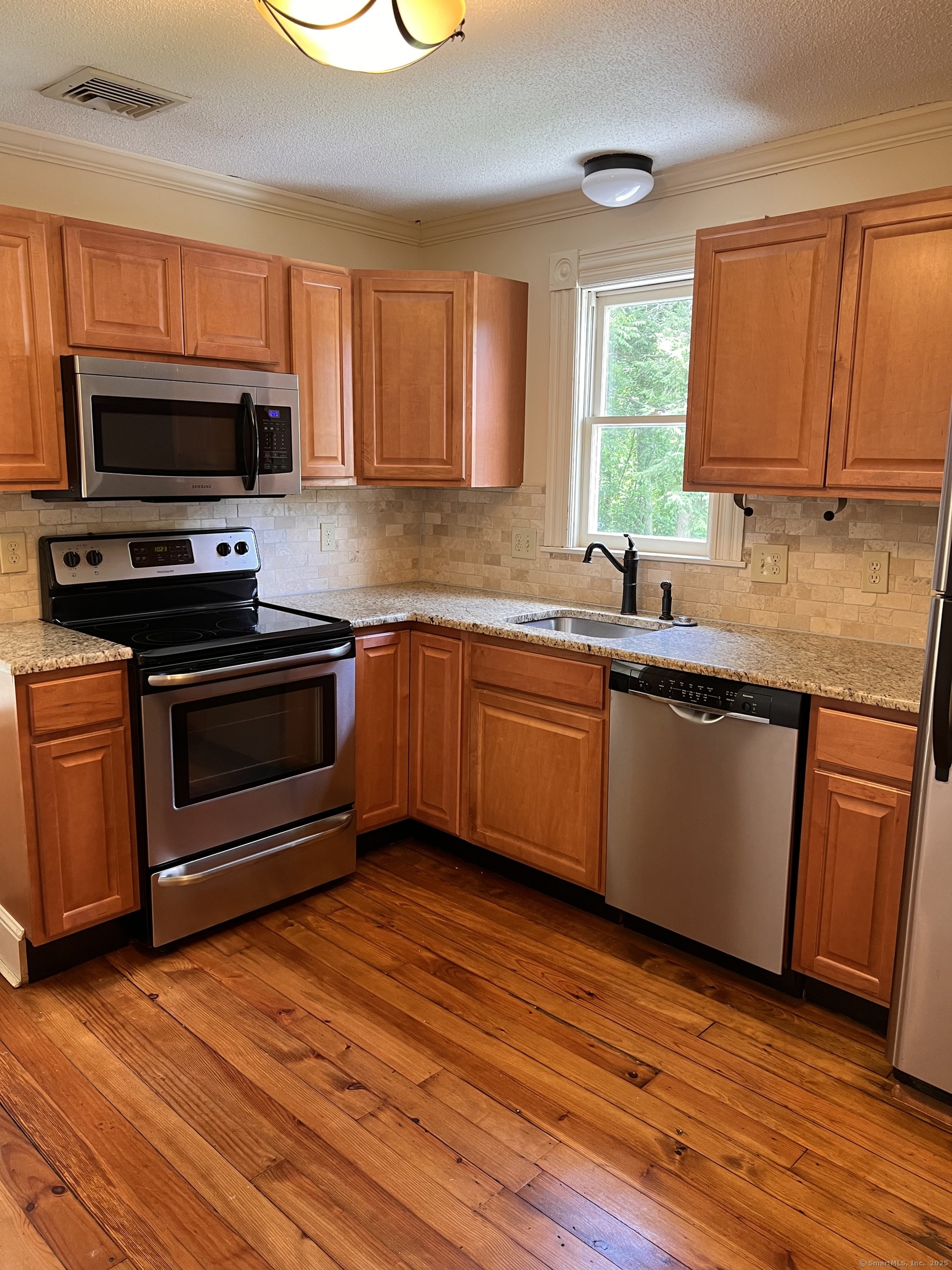 48 Pratt Street Glastonbury CT 06033