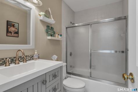 5 Mansfield Grove Road East Haven CT 06512