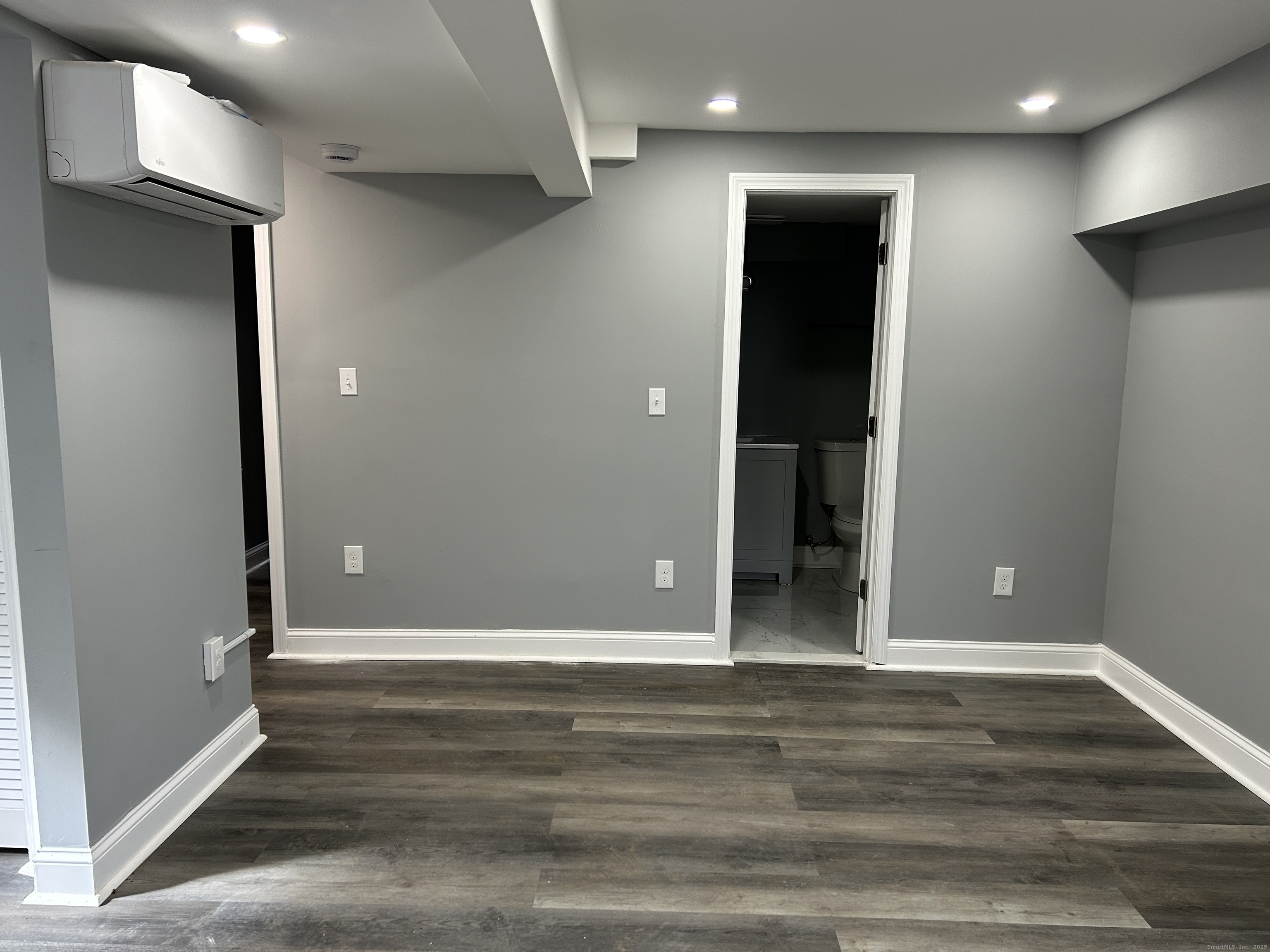22 Hawthorne Street Norwich CT 06360
