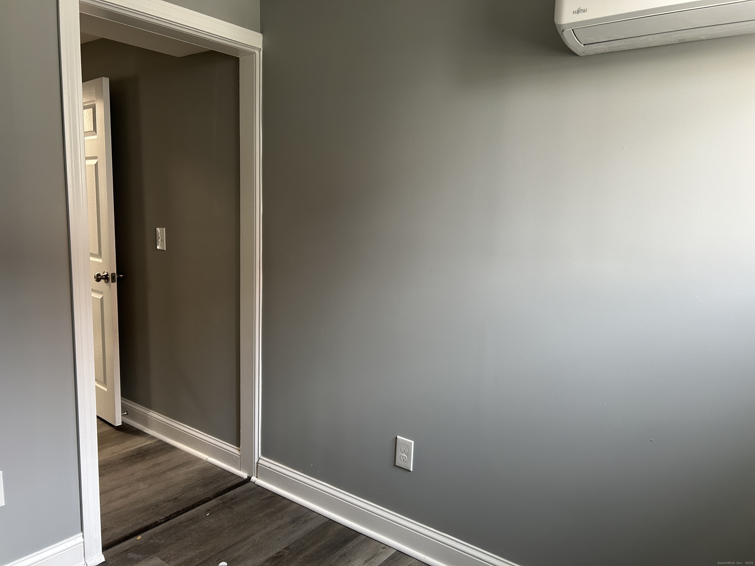 22 Hawthorne Street Norwich CT 06360