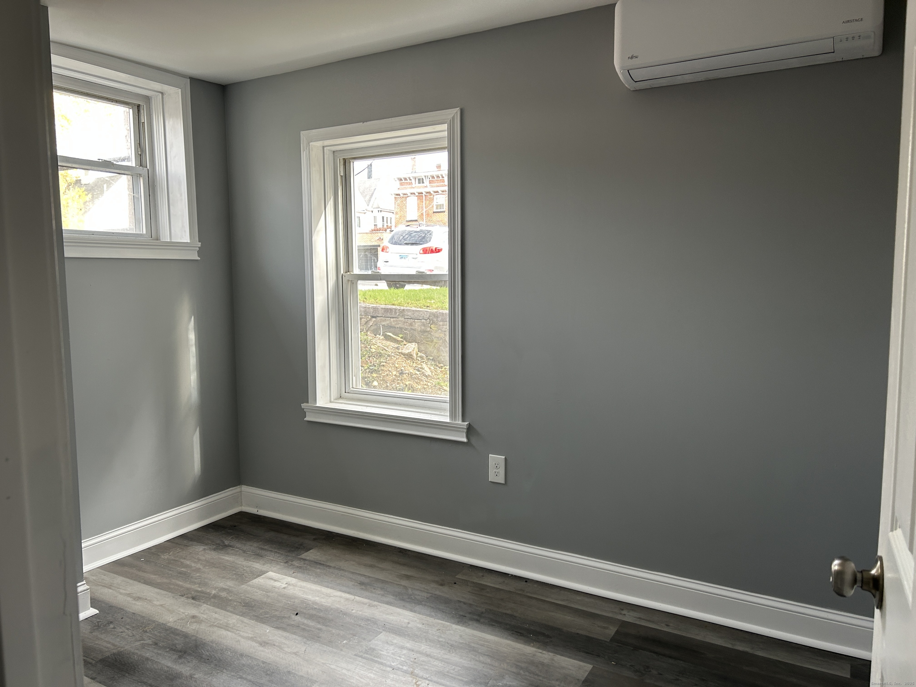 22 Hawthorne Street Norwich CT 06360