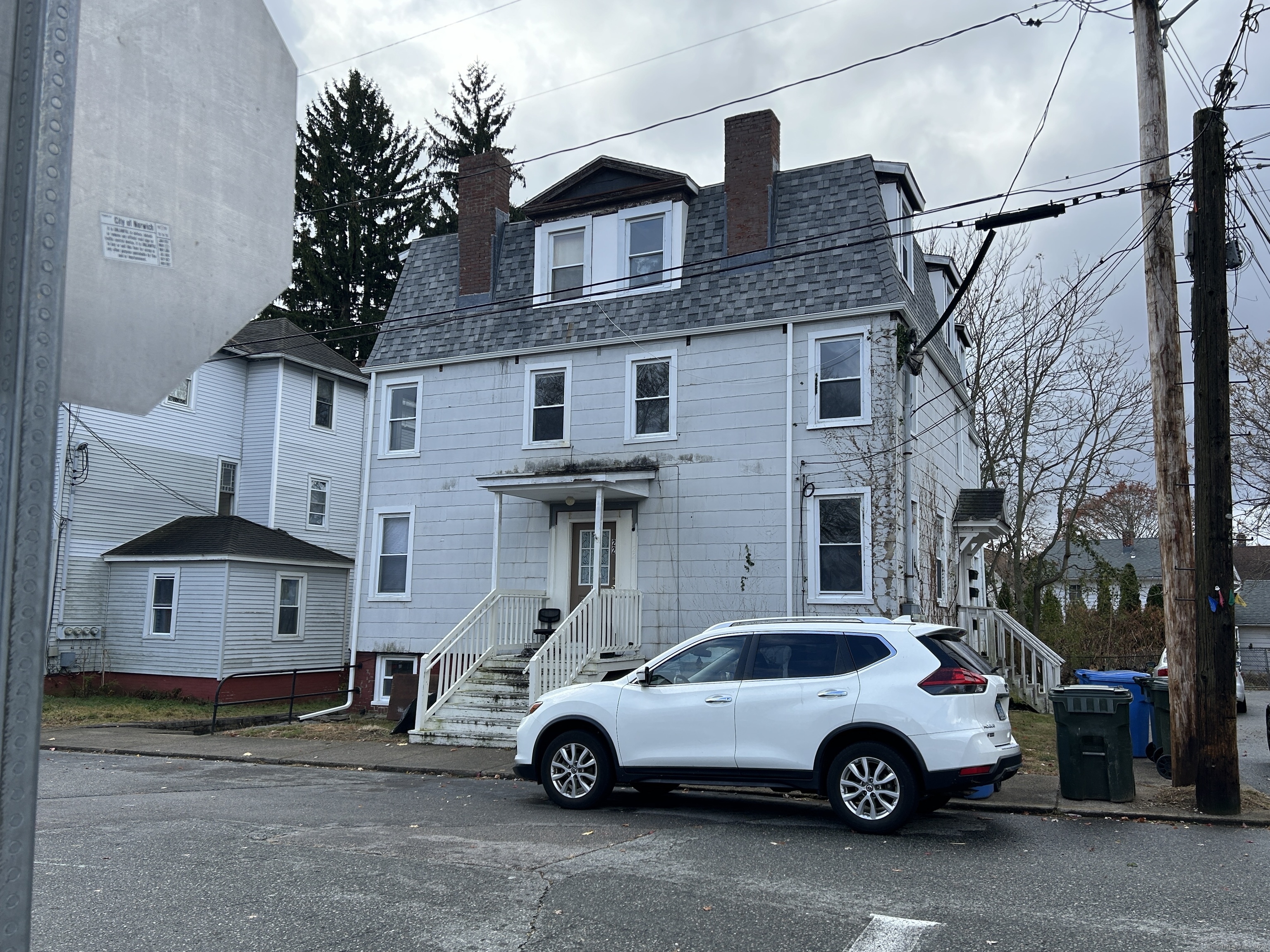 22 Hawthorne Street Norwich CT 06360