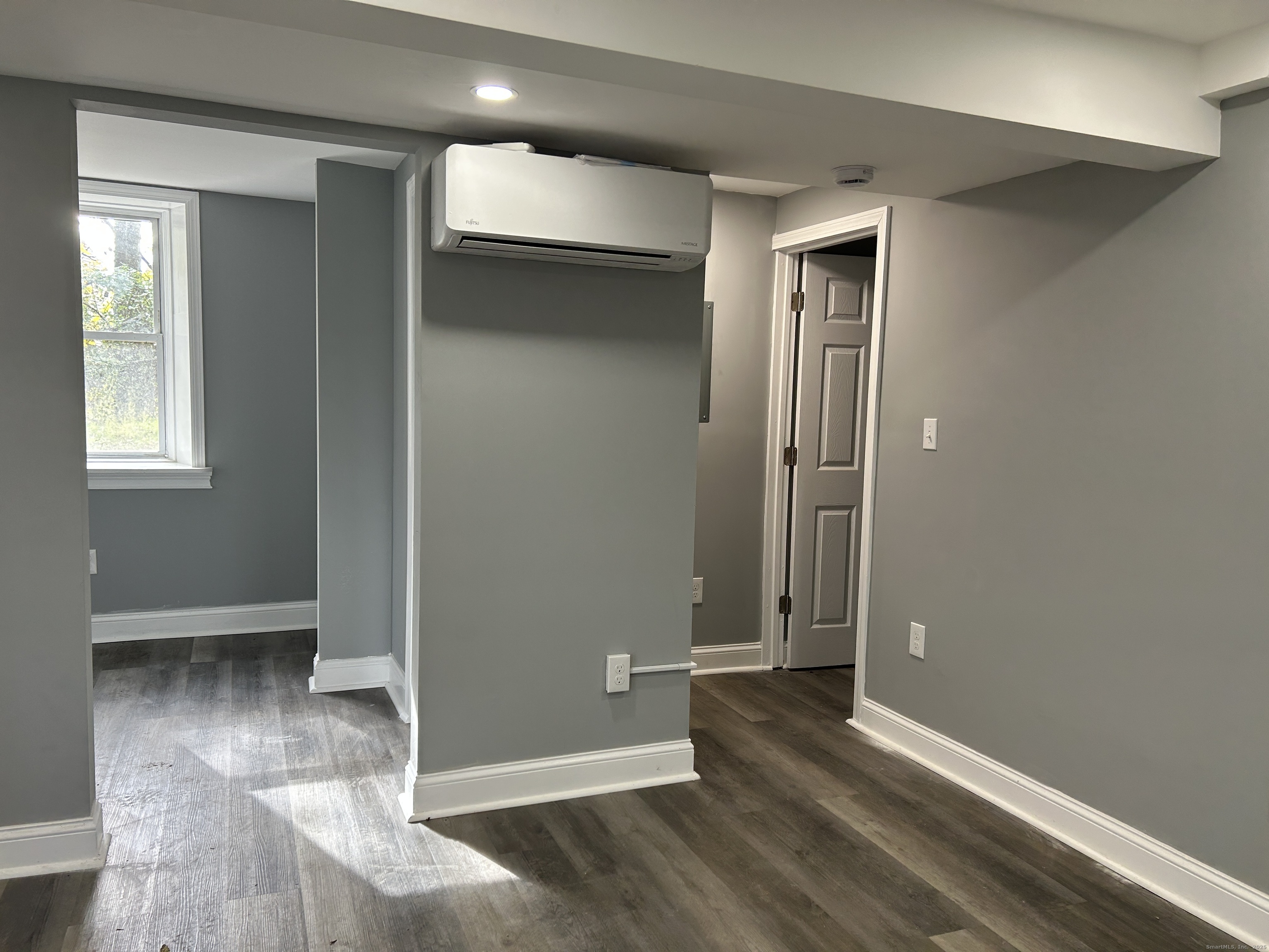 22 Hawthorne Street Norwich CT 06360