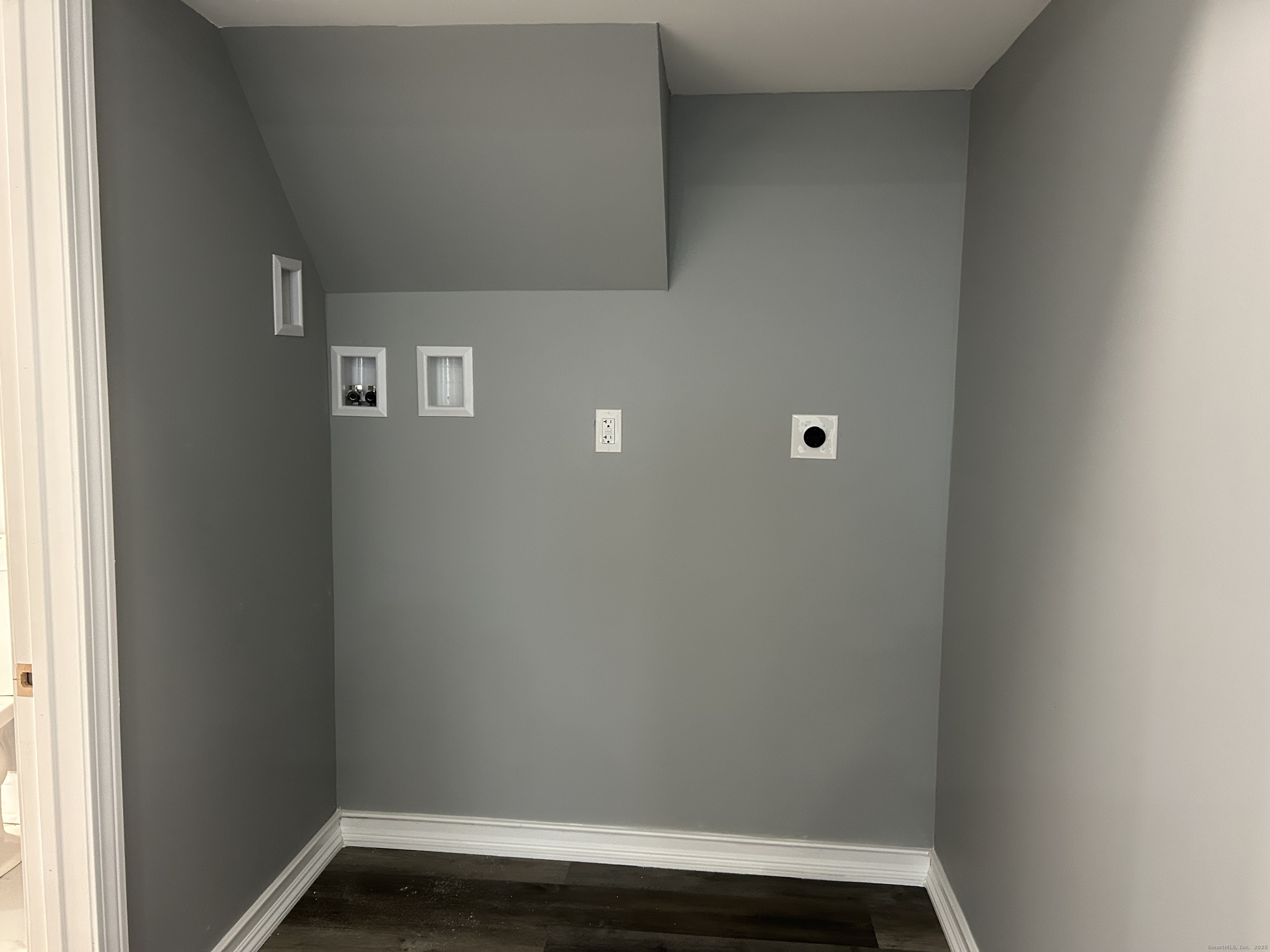 22 Hawthorne Street Norwich CT 06360