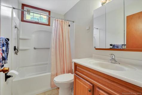 47 Nancy Drive East Hartford CT 06118