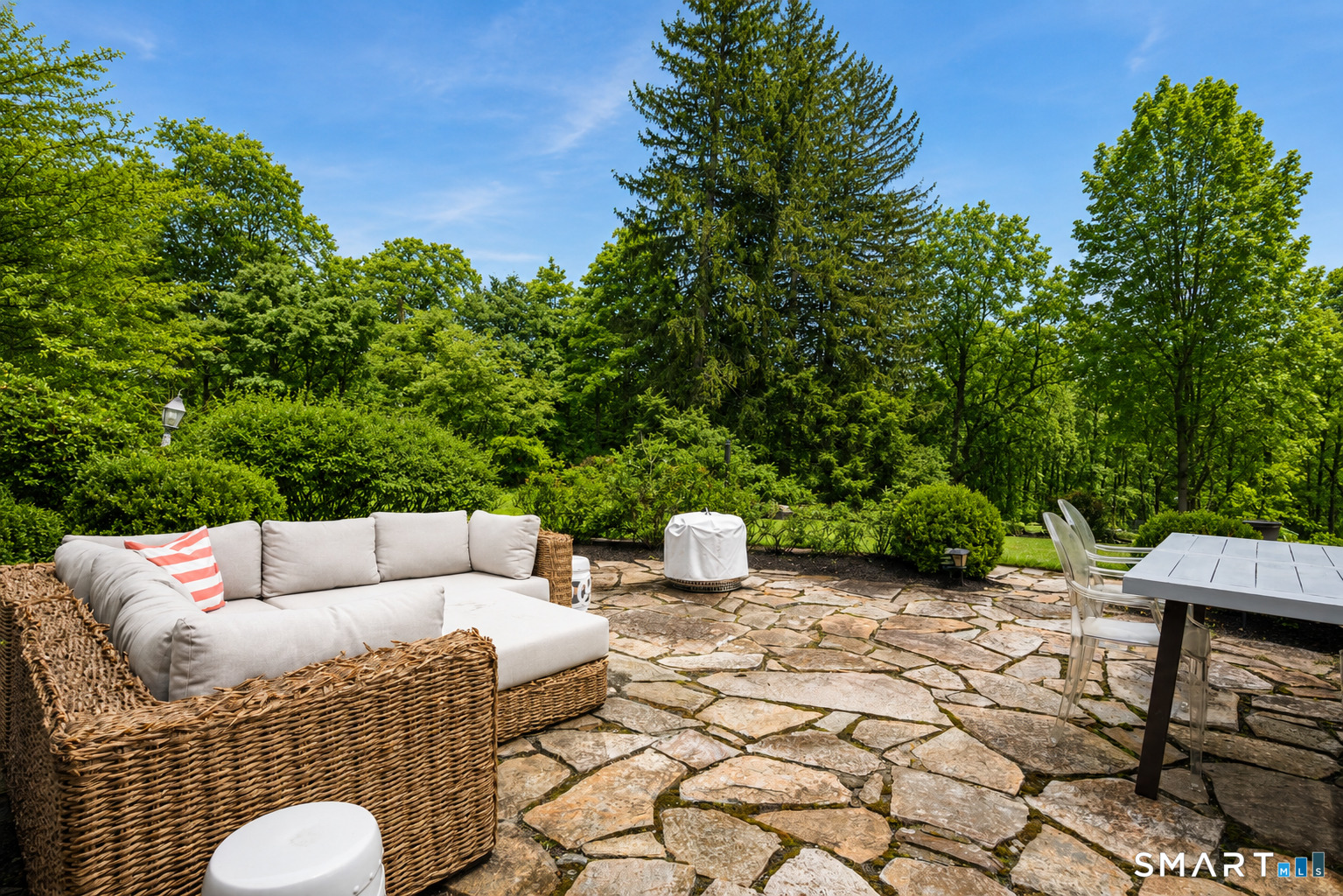 3 Holmewood Lane New Canaan CT 06840