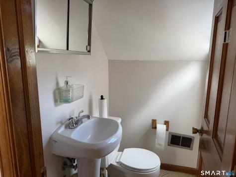 48 Barraclough Avenue Hamden CT 06517