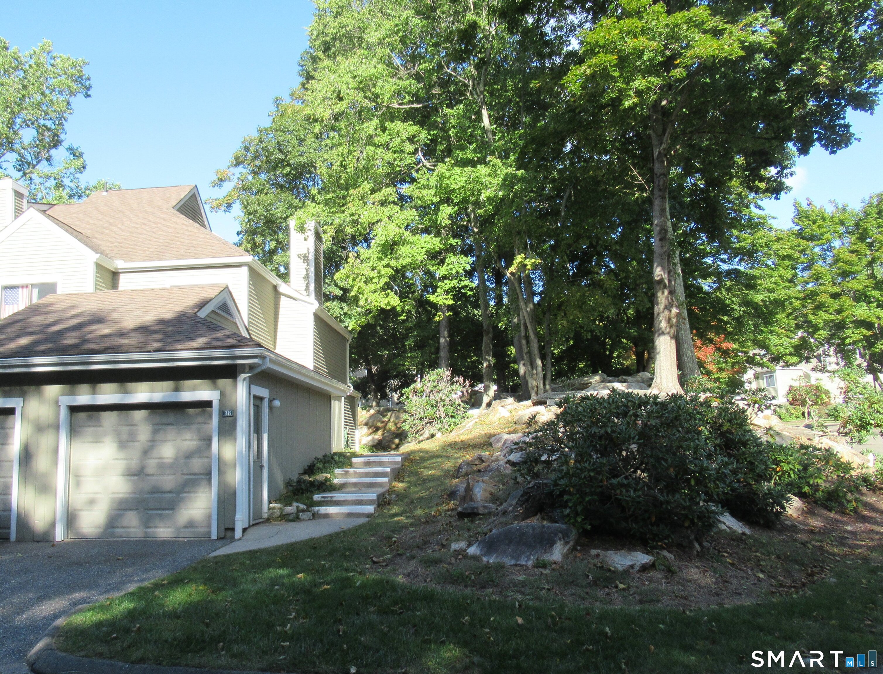 38 Country Walk Shelton CT 06484