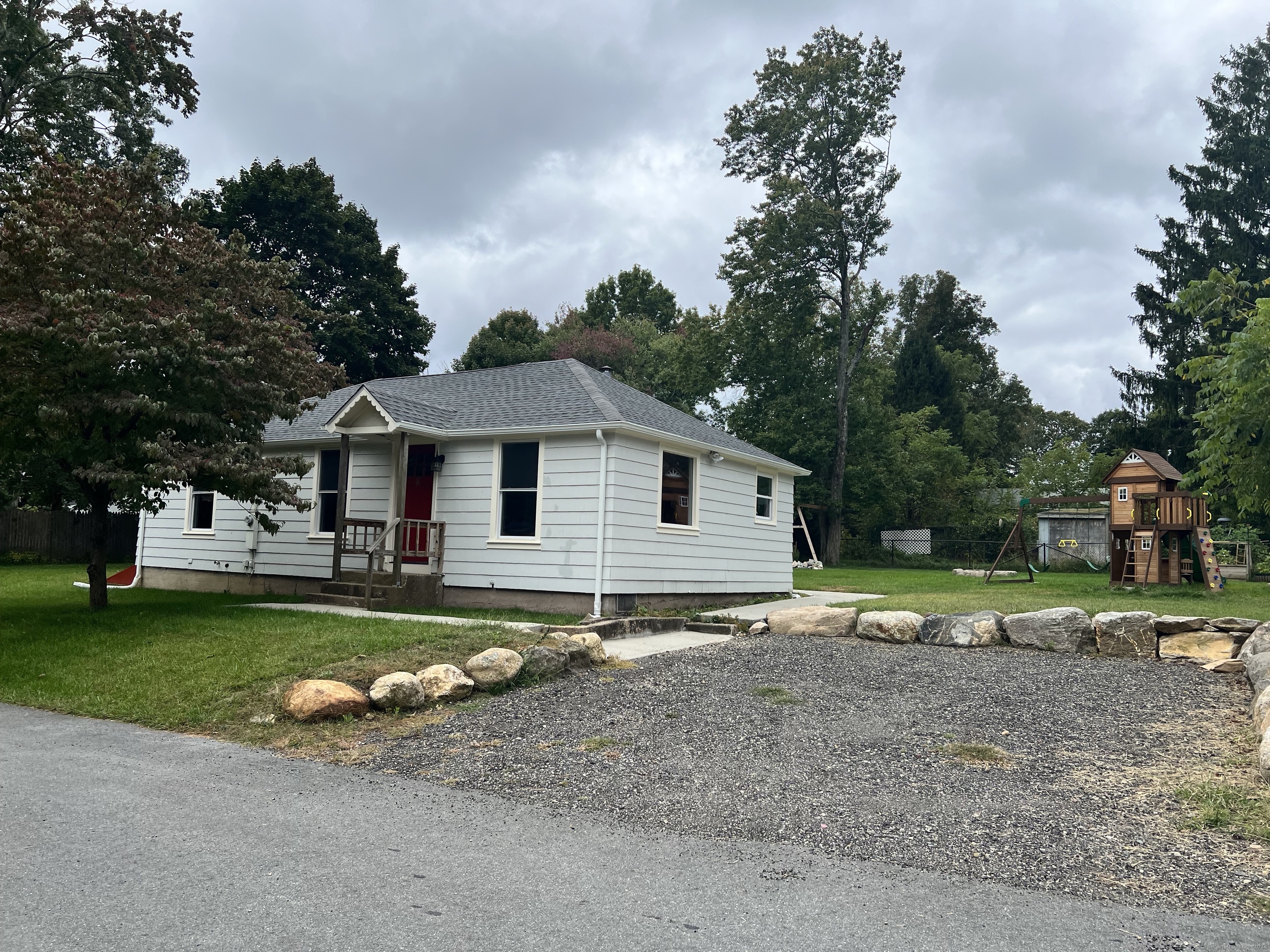 16 Crestwood Road Coventry CT 06238