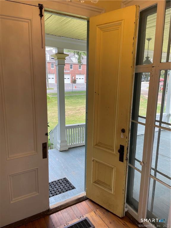 33 West Main Street Sharon CT 06069