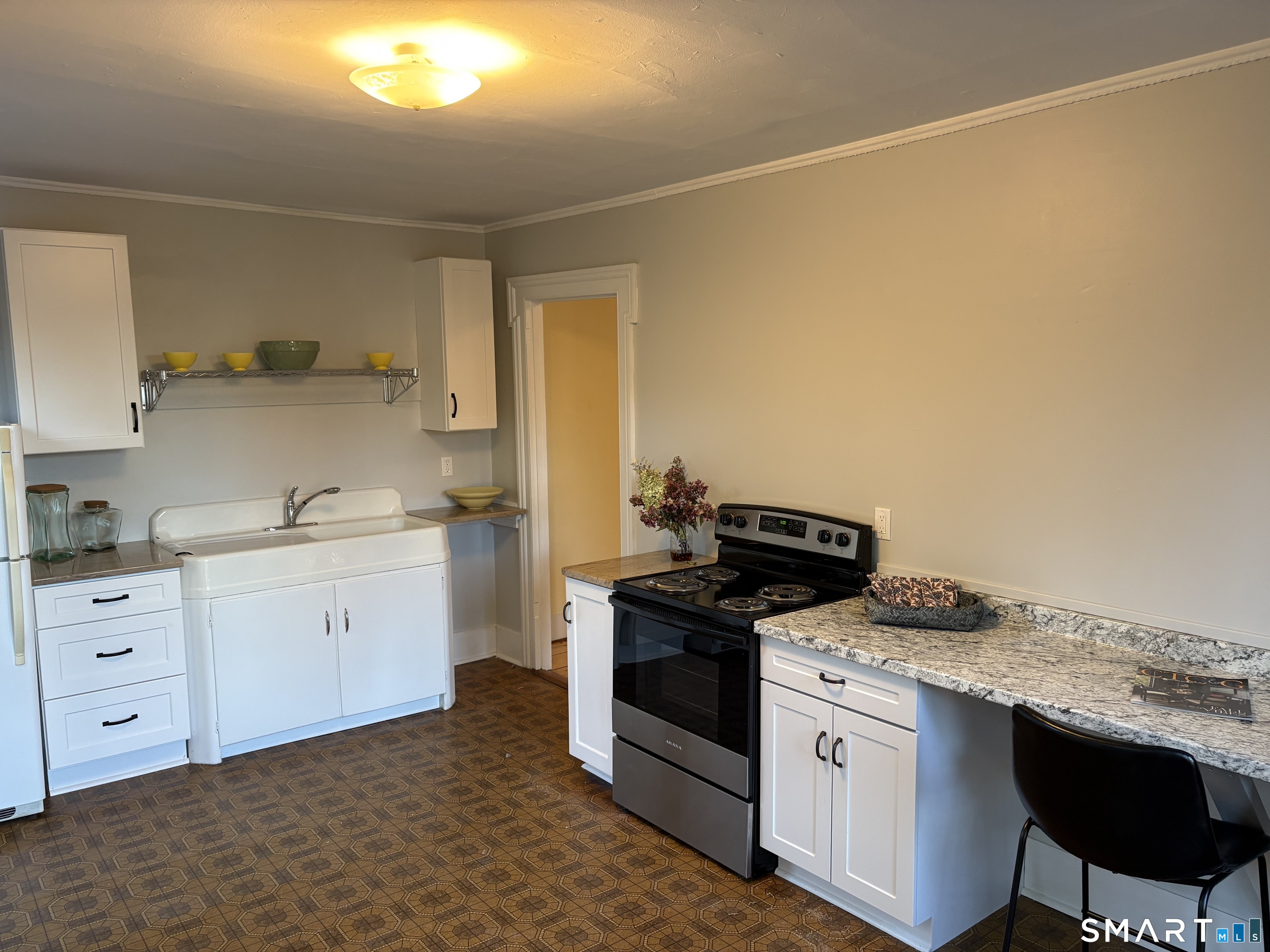 33 West Main Street Sharon CT 06069