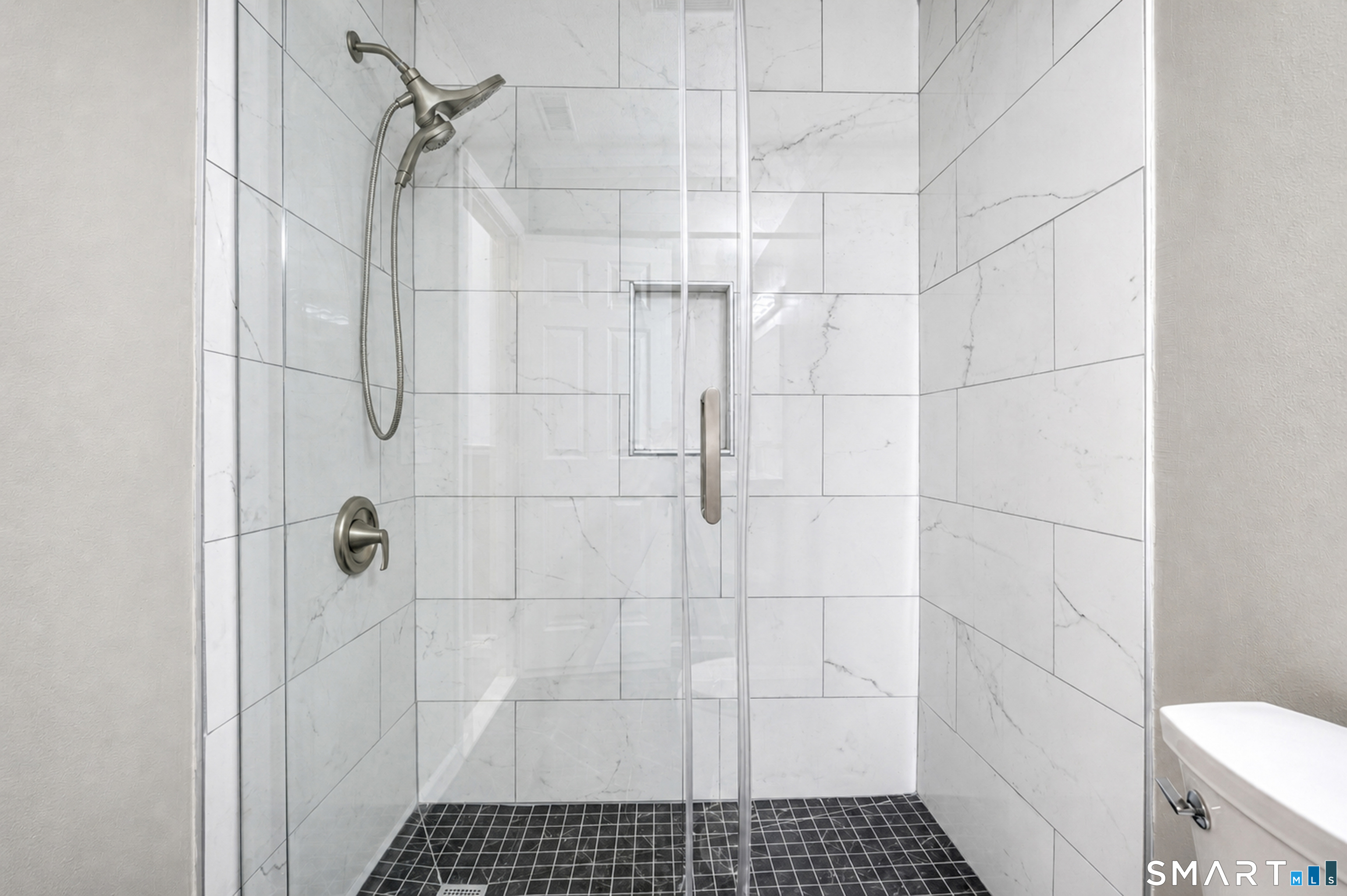 6 Wild Rose Court Bloomfield CT 06002