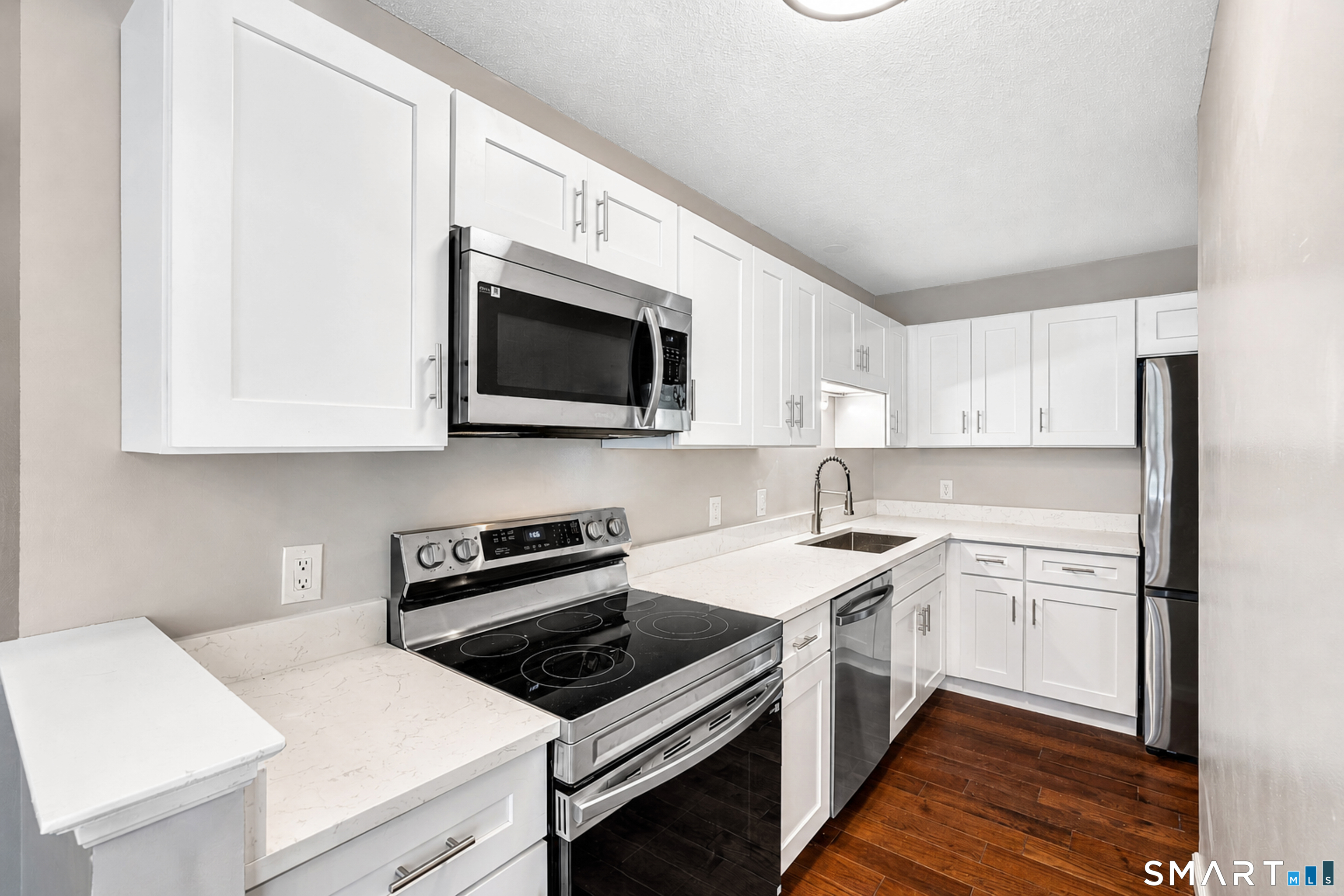 6 Wild Rose Court Bloomfield CT 06002