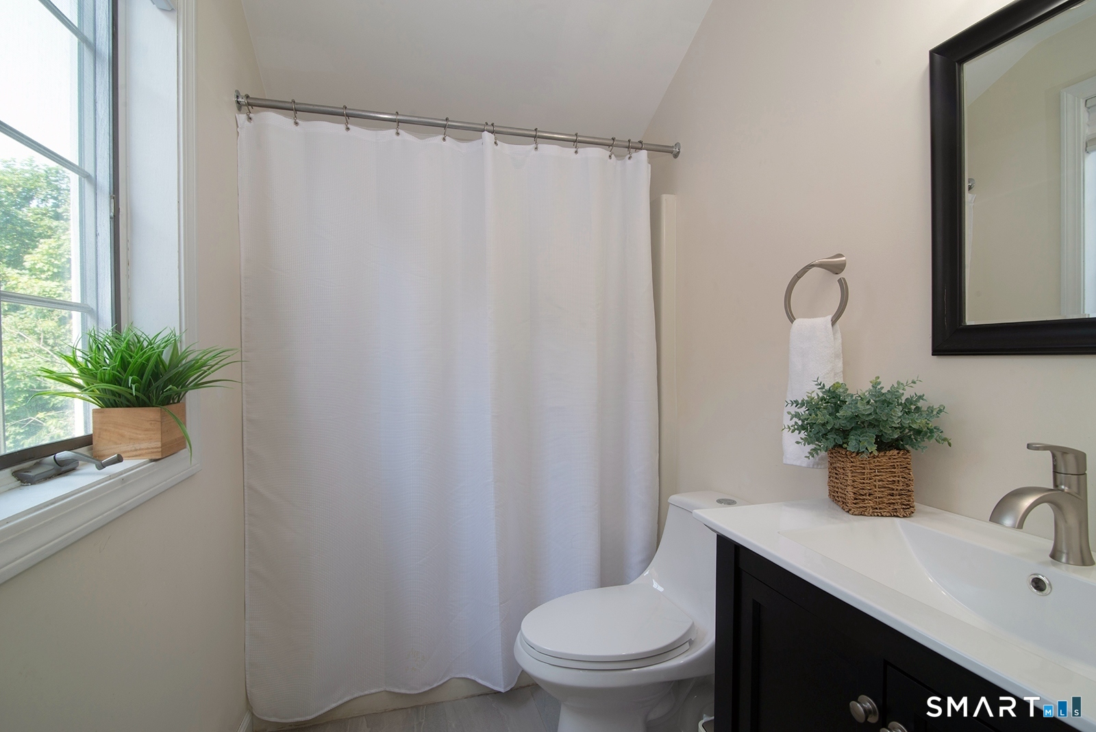 12 Middlefield Street Groton CT 06340