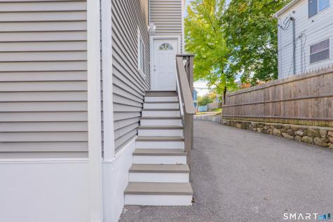 9-UNIT2 Hoyt Street Danbury CT 06810