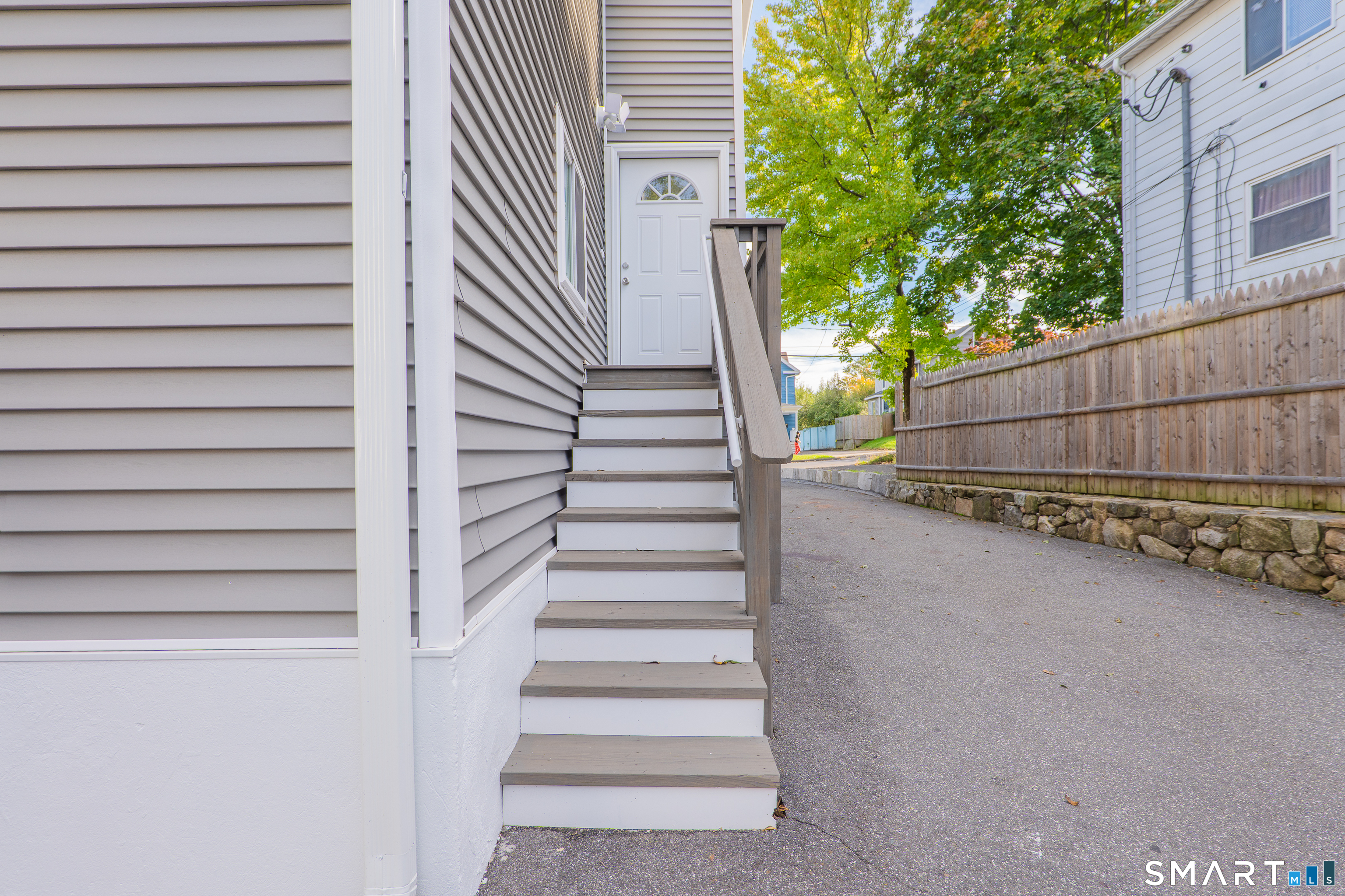 9-UNIT2 Hoyt Street Danbury CT 06810