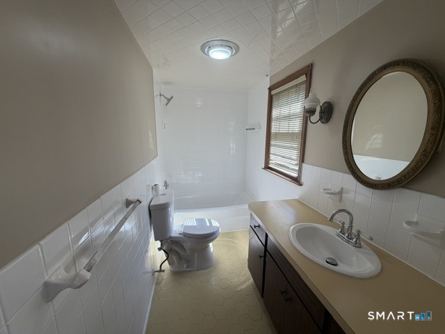 64 Macauley Avenue Waterbury CT 06705