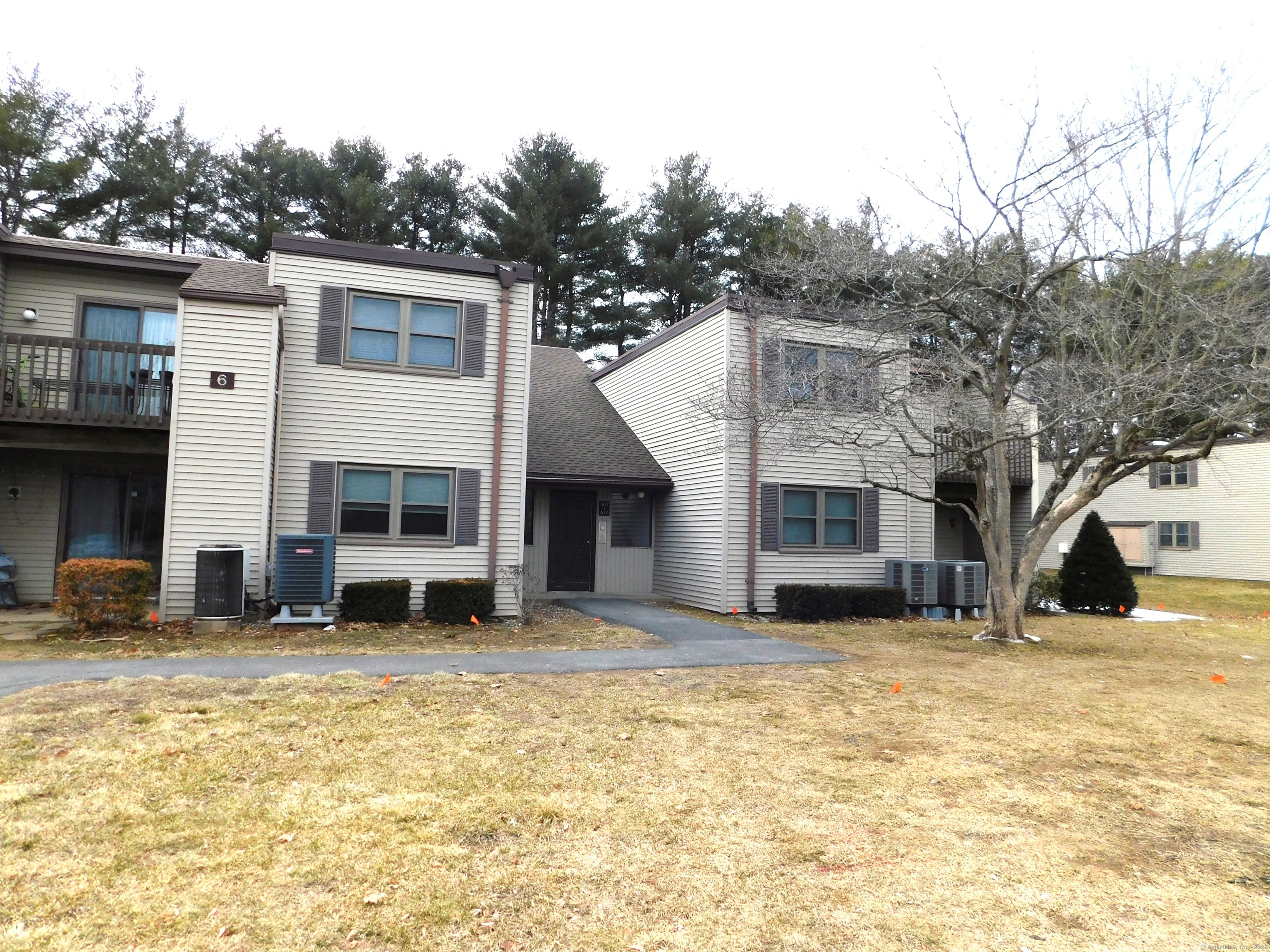 608 Twin Circle Drive South Windsor CT 06074