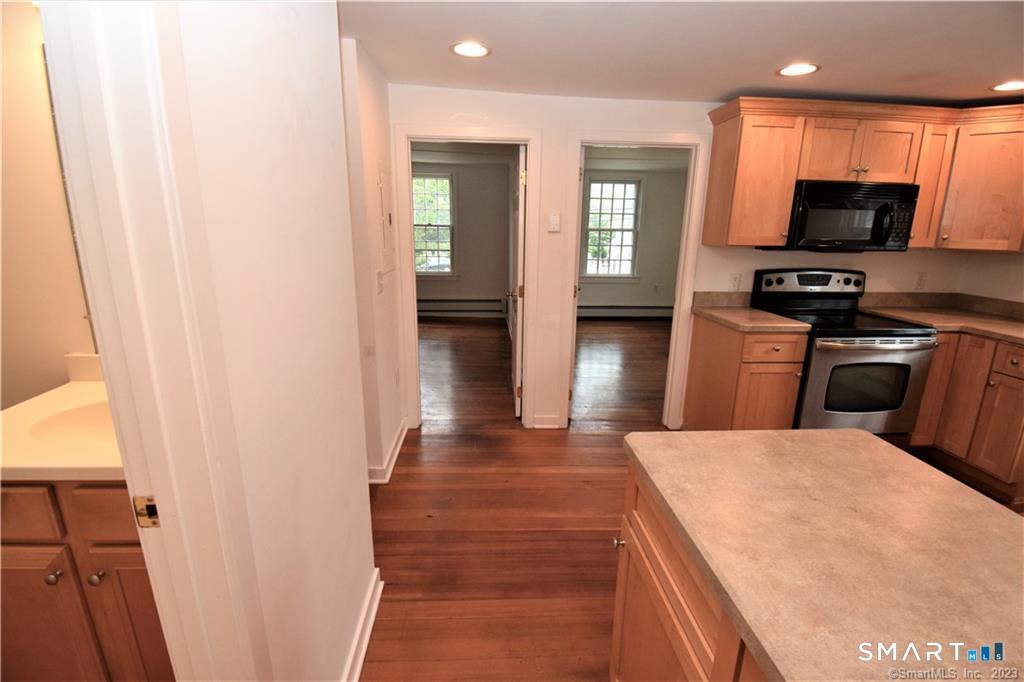 27 Boston Street Guilford CT 06437