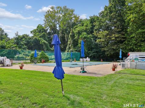 1 East Gate Lane Hamden CT 06514