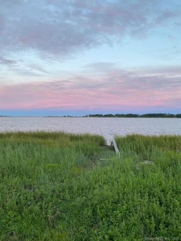 8 Clinton Avenue Old Saybrook CT 06475