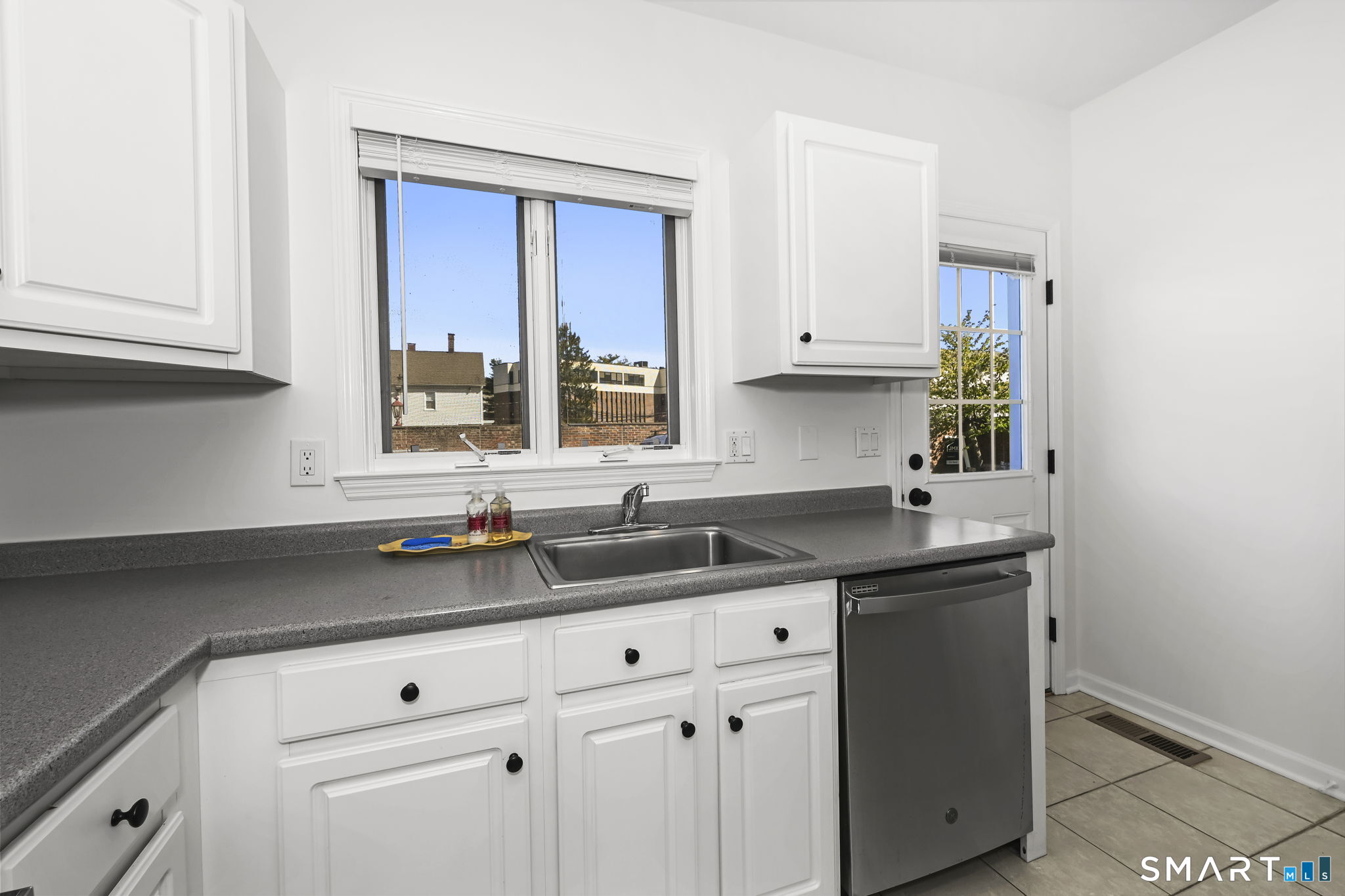 23 Dolsen Place Stamford CT 06901