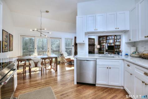 10 Tiffany Lane Weston CT 06883