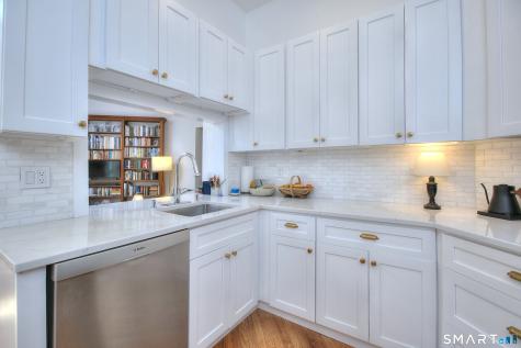 10 Tiffany Lane Weston CT 06883