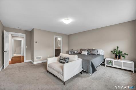 14 Yorkshire Court Farmington CT 06032