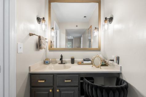 2122 Old Pond Lane Norwich CT 06360