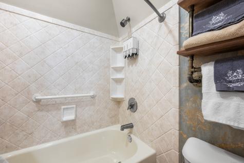 2122 Old Pond Lane Norwich CT 06360