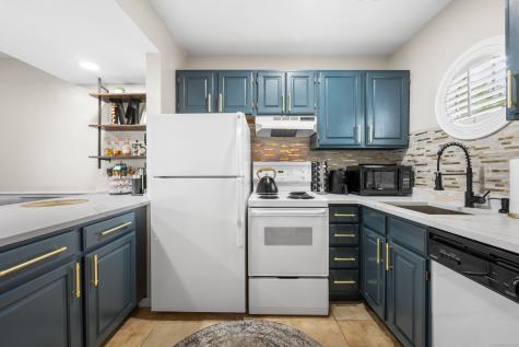 2122 Old Pond Lane Norwich CT 06360