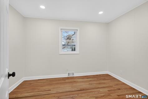 195 Laurel Place Bridgeport CT 06604
