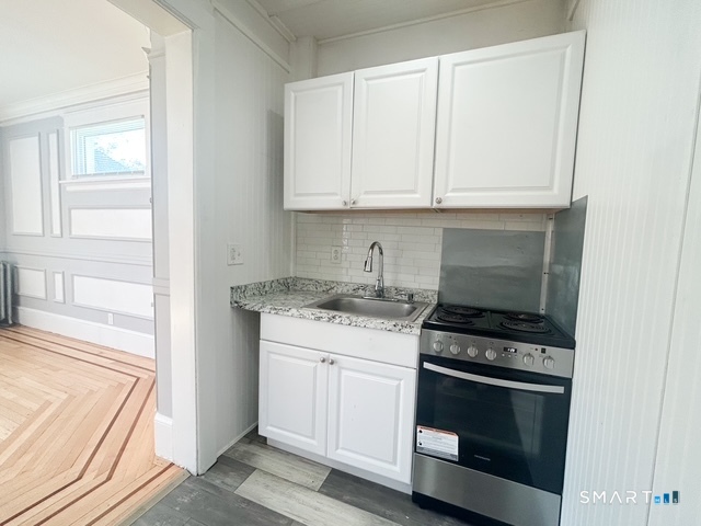 179 Montauk Avenue New London CT 06320