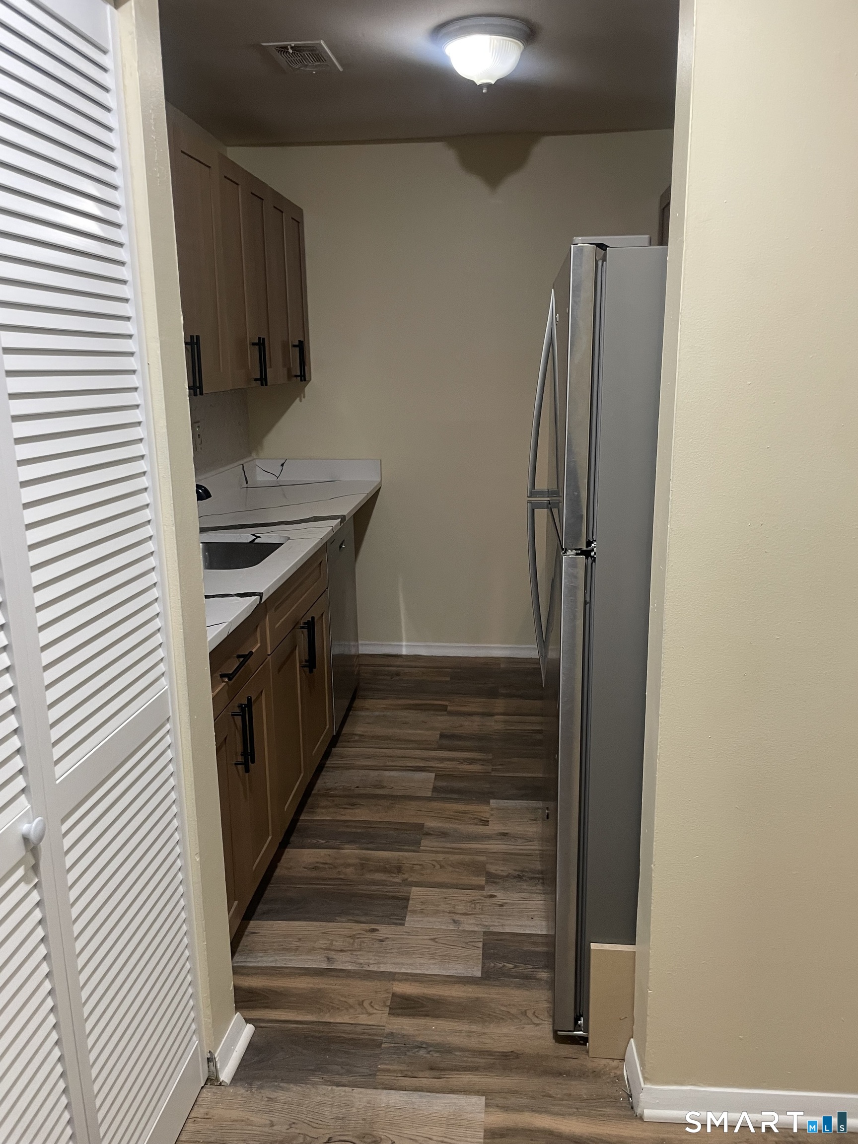 393 Laurel Avenue Bridgeport CT 06605