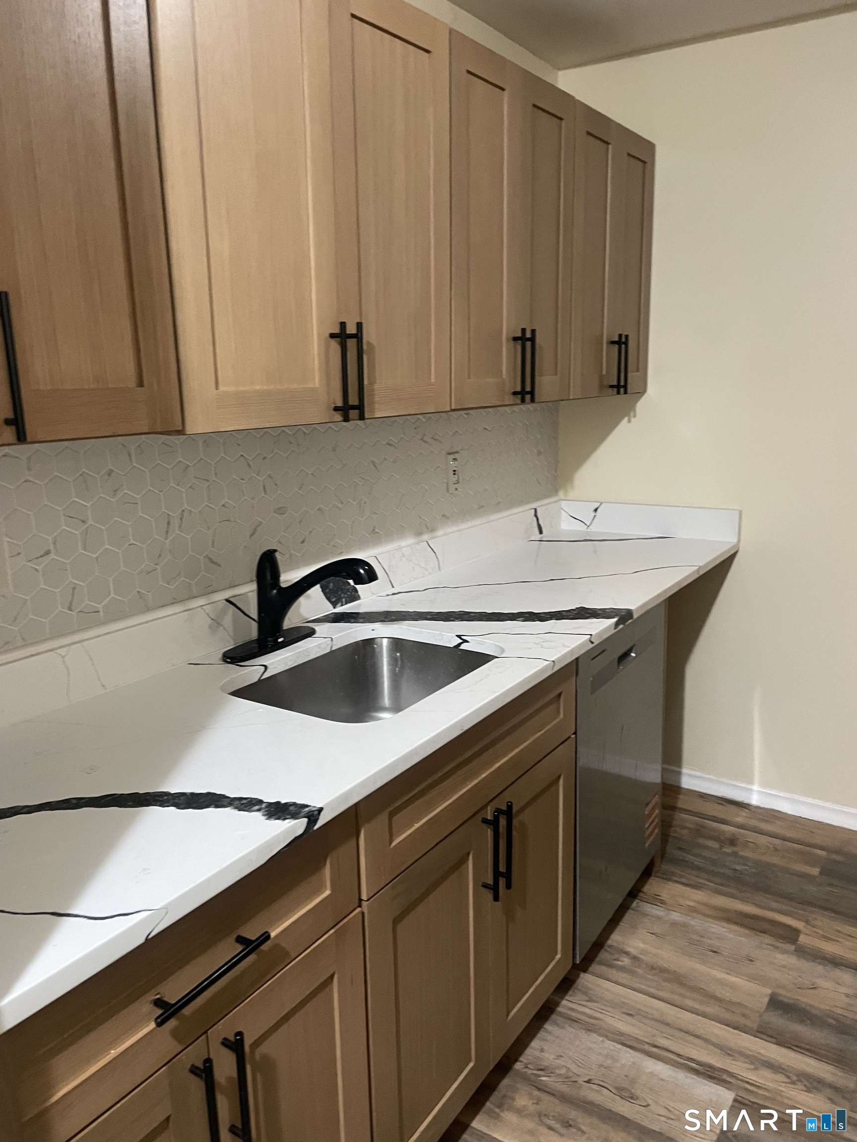 393 Laurel Avenue Bridgeport CT 06605