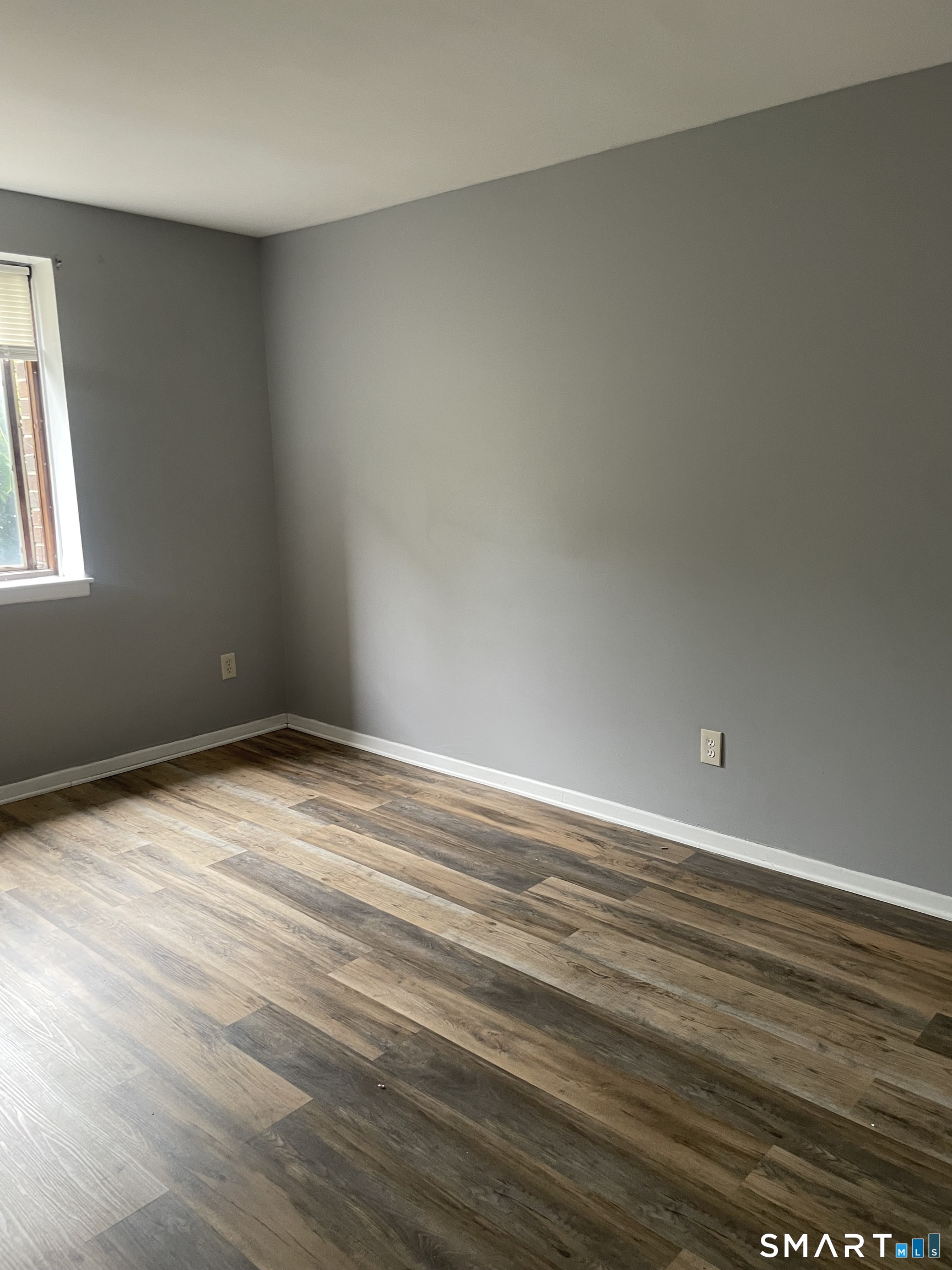 393 Laurel Avenue Bridgeport CT 06605