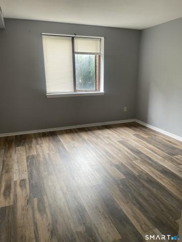 393 Laurel Avenue Bridgeport CT 06605