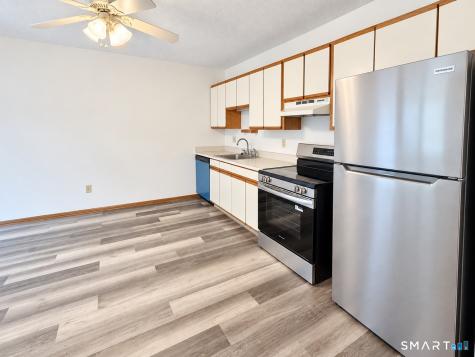 24 West Road Ellington CT 06029