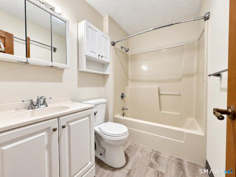 24 West Road Ellington CT 06029