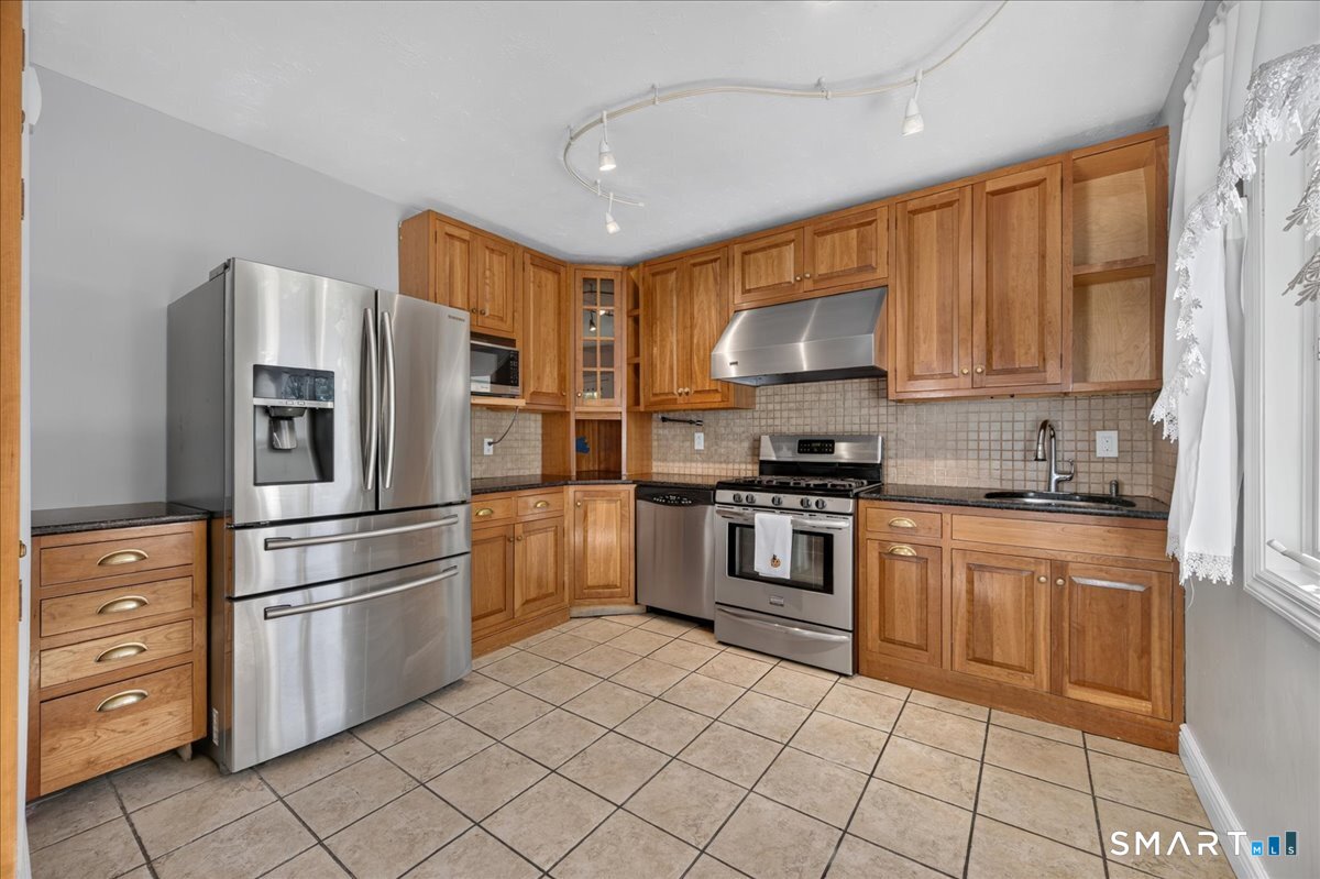 22 Hine Street West Haven CT 06516