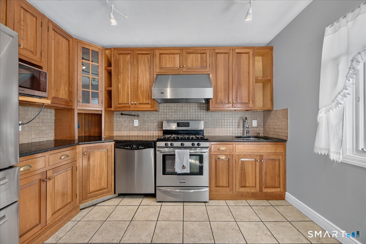 22 Hine Street West Haven CT 06516