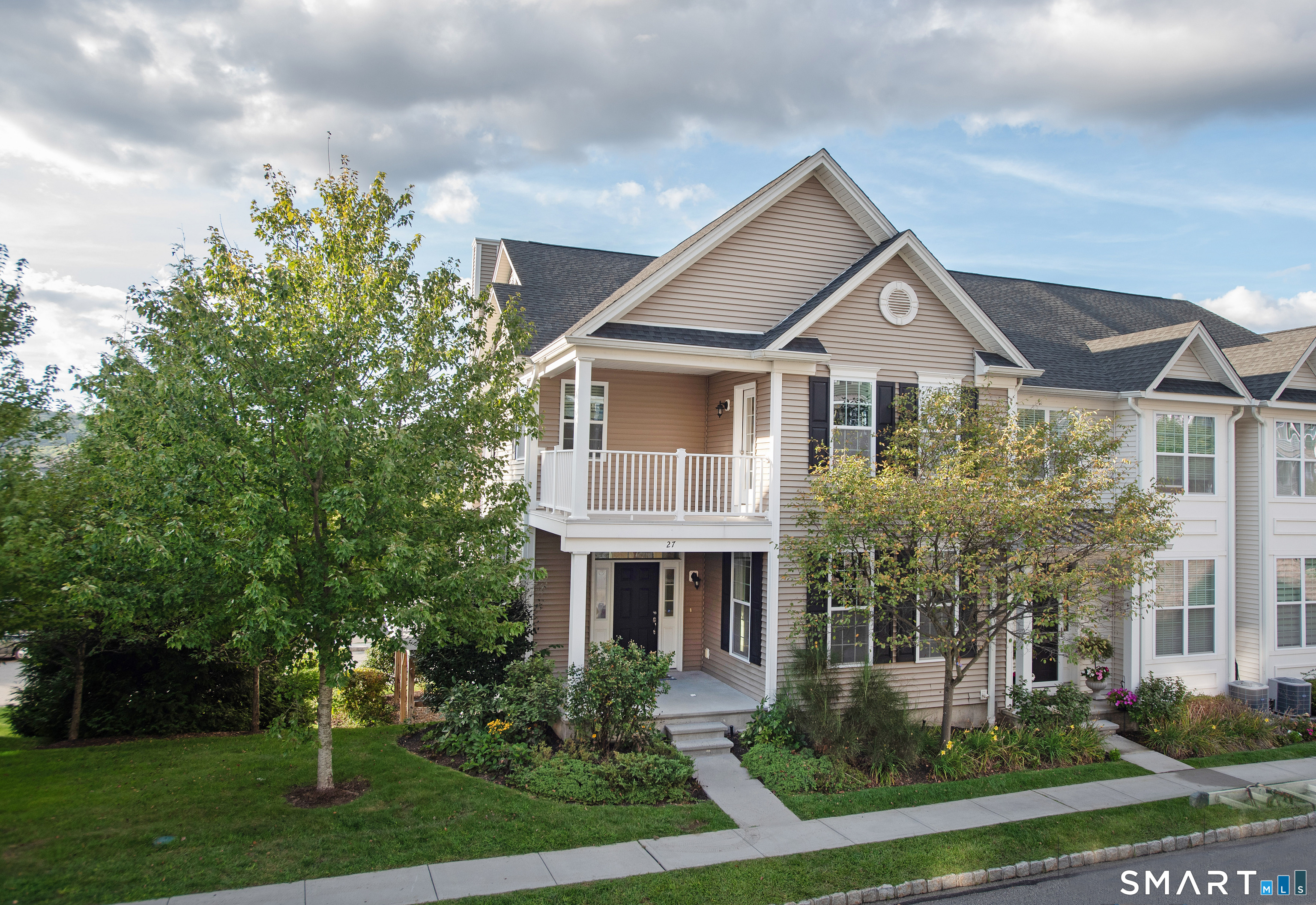 27 Warrington Round Danbury CT 06810