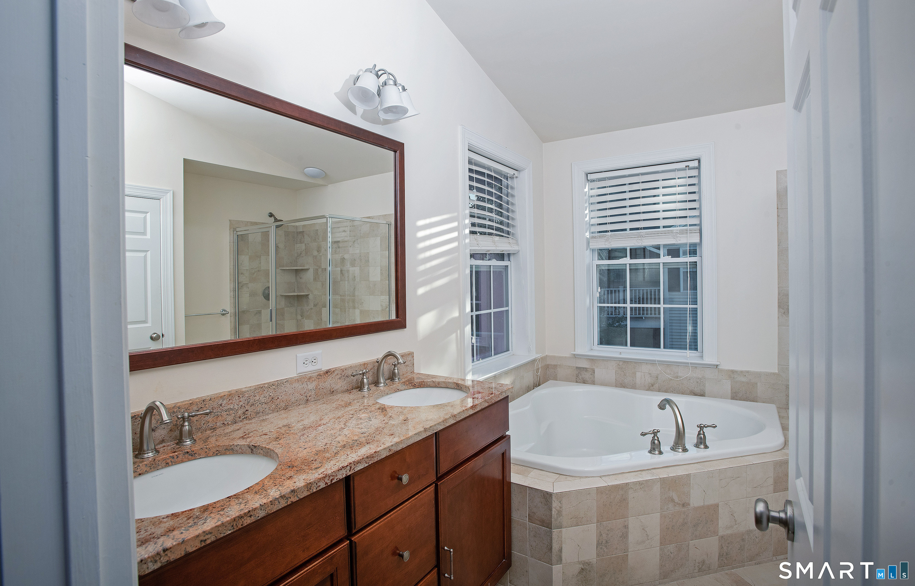 27 Warrington Round Danbury CT 06810