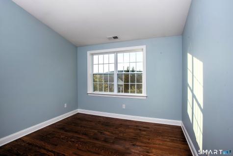 27 Warrington Round Danbury CT 06810