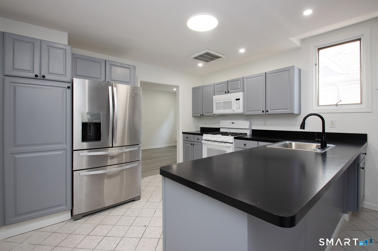 2879 Fairfield Avenue Bridgeport CT 06605