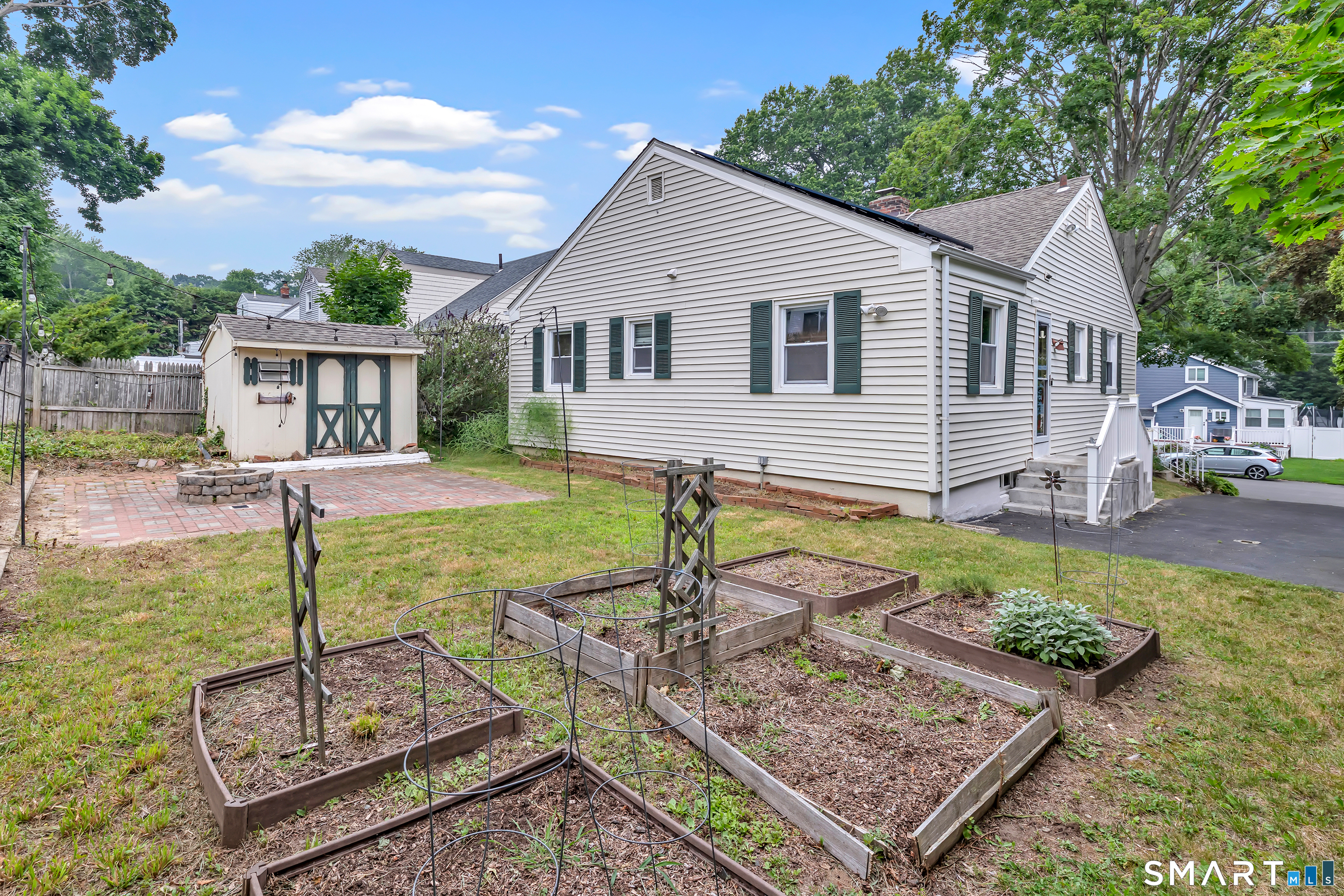 215 Bennett Street Fairfield CT 06825