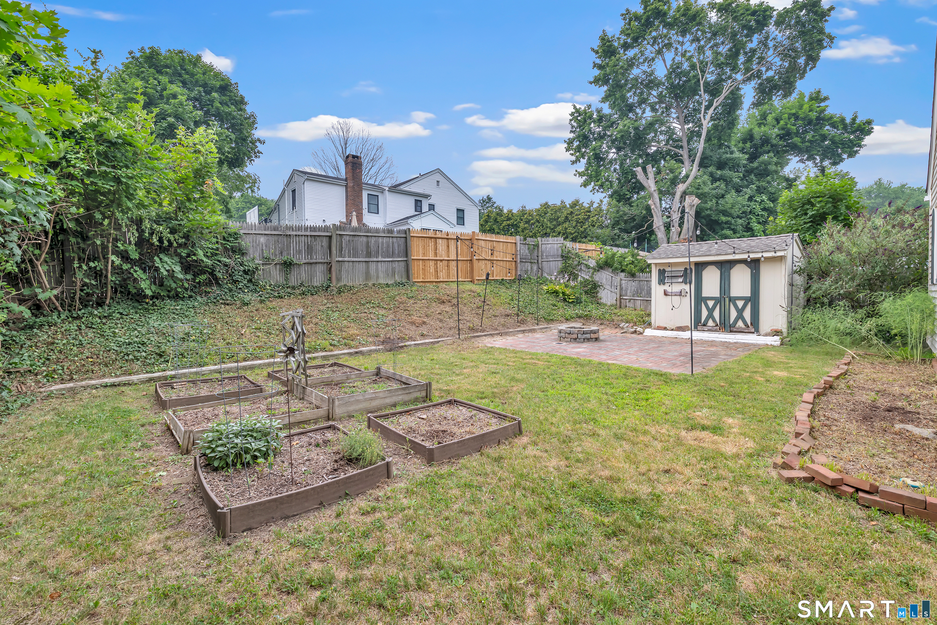 215 Bennett Street Fairfield CT 06825