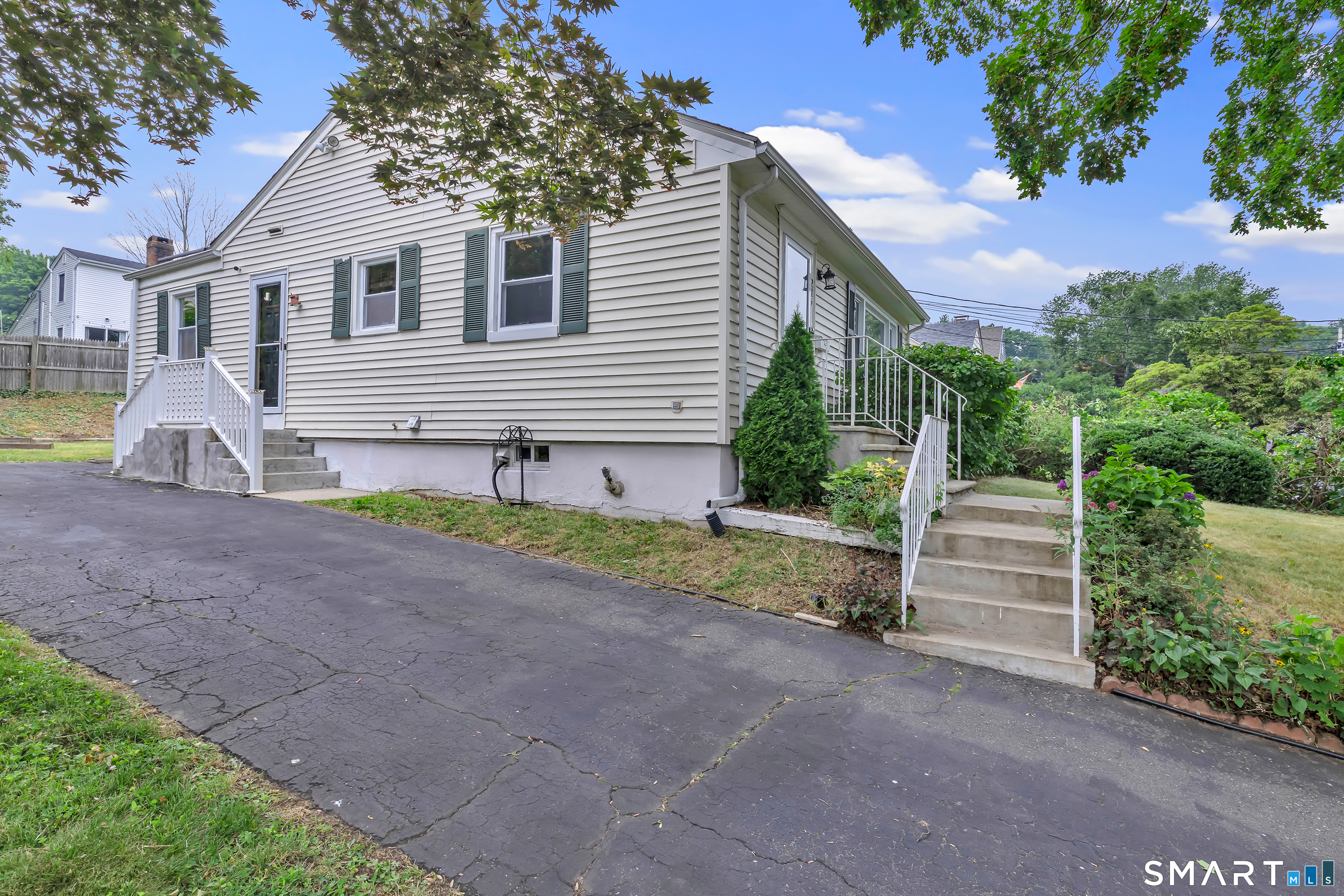 215 Bennett Street Fairfield CT 06825