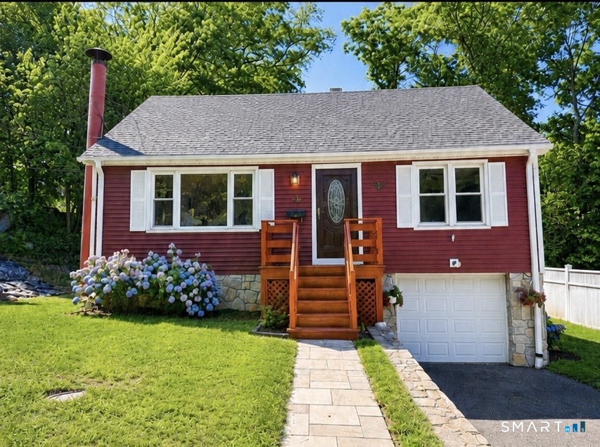 18 Dawn Street Fairfield CT 06824